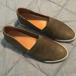 Frye Melanie Slip On in Forest 6.5
